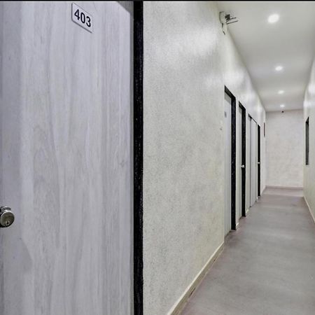 Hotel Unicorn, Surat Ngoại thất bức ảnh