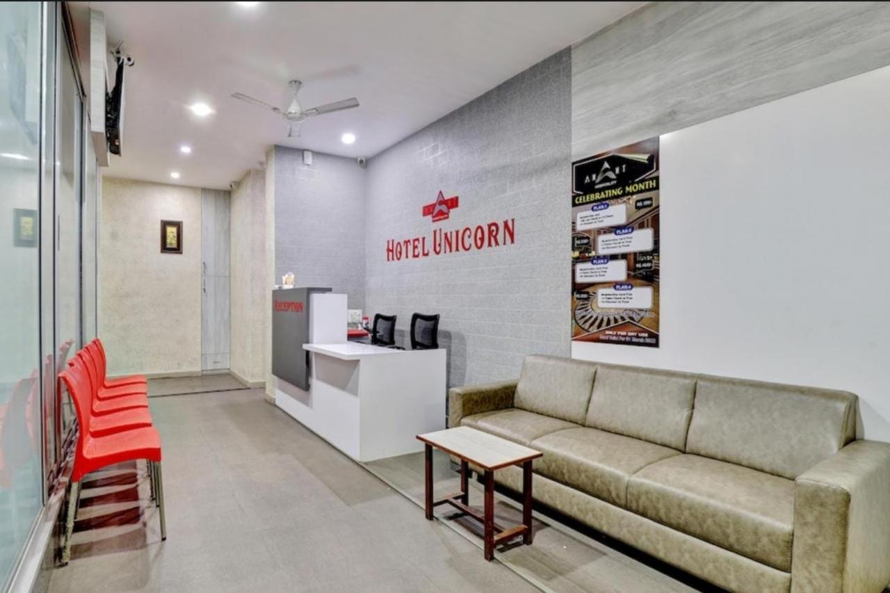 Hotel Unicorn, Surat Ngoại thất bức ảnh