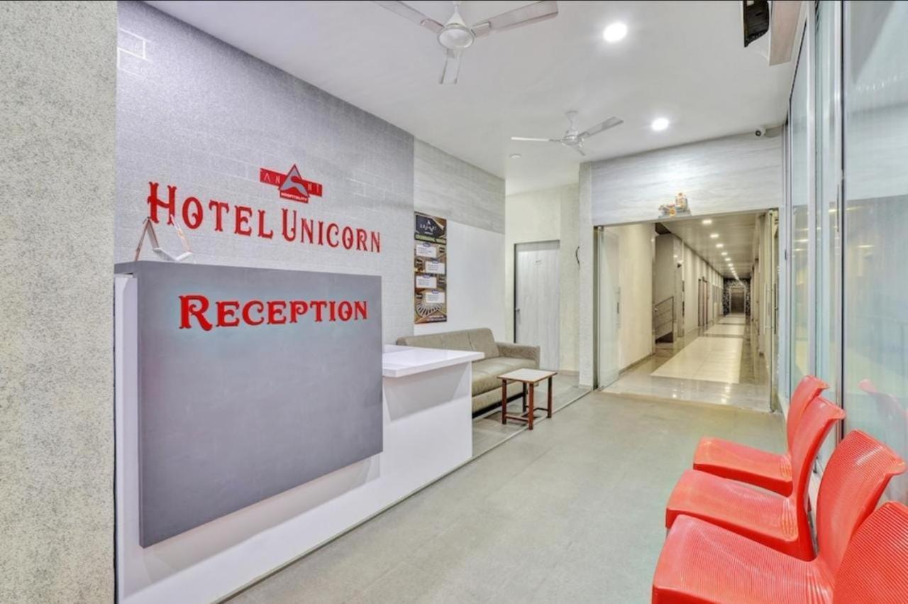 Hotel Unicorn, Surat Ngoại thất bức ảnh