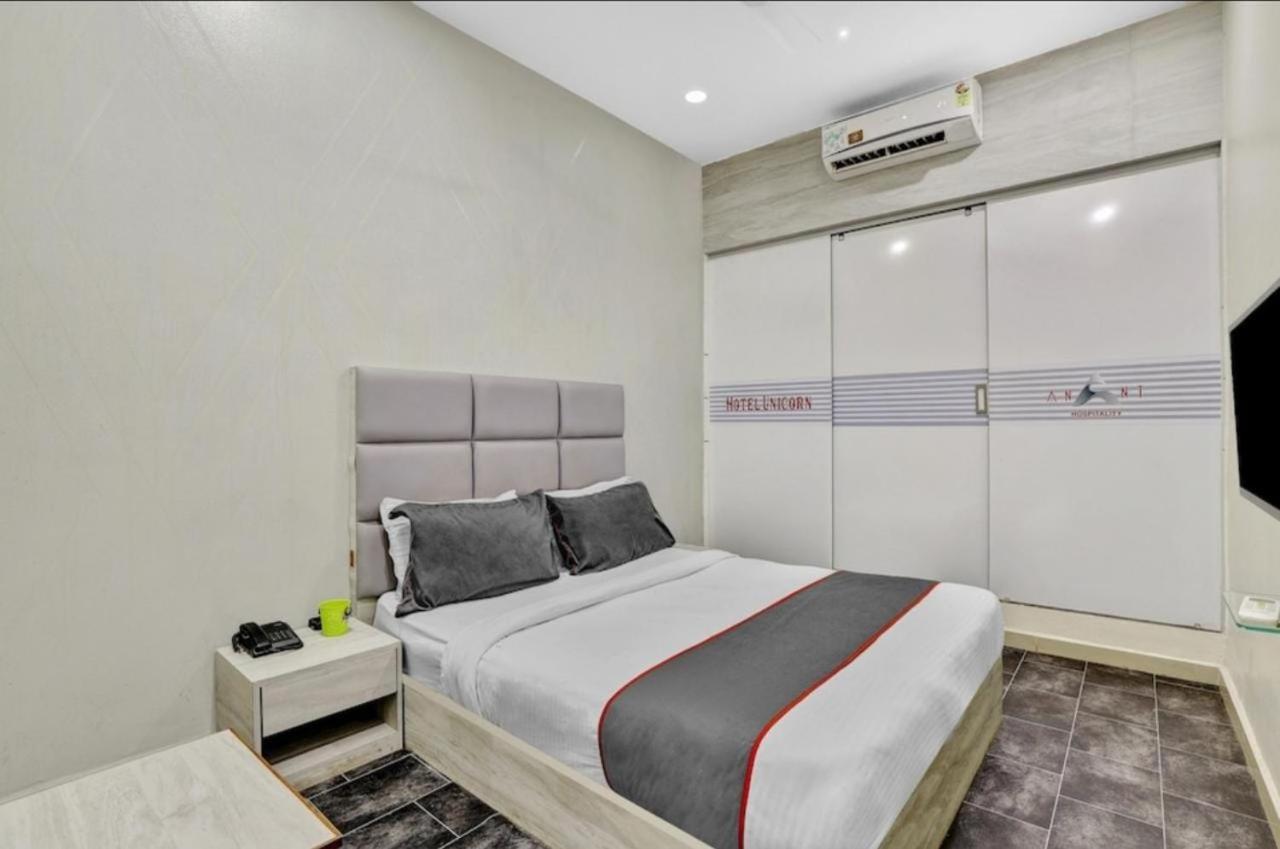 Hotel Unicorn, Surat Ngoại thất bức ảnh