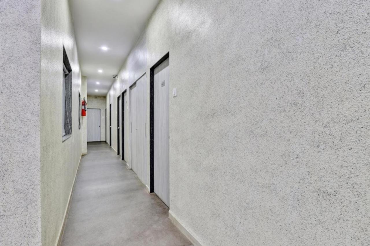 Hotel Unicorn, Surat Ngoại thất bức ảnh
