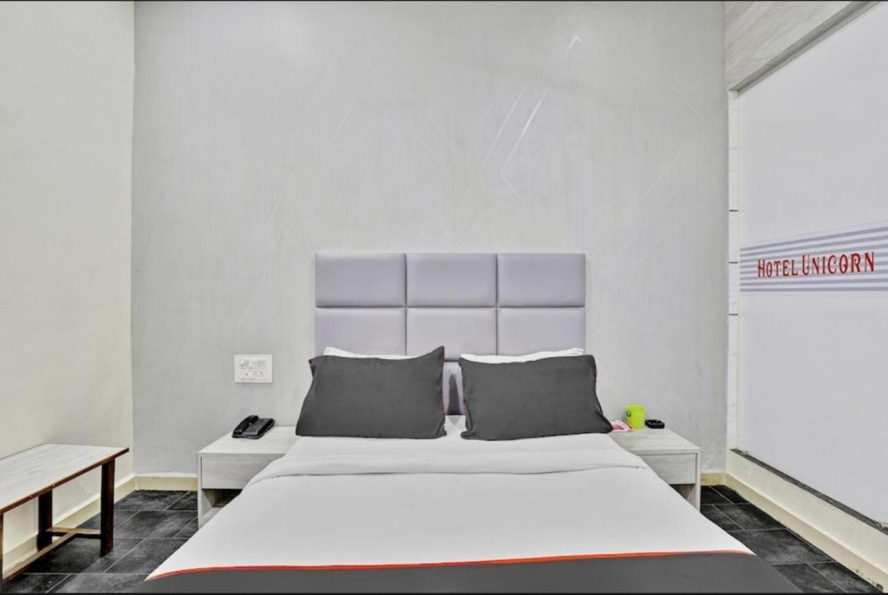 Hotel Unicorn, Surat Ngoại thất bức ảnh